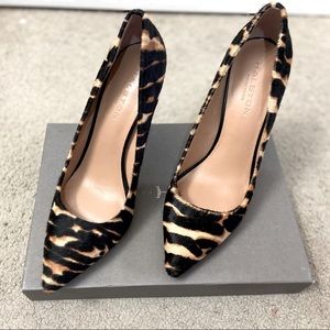 Halston heritage heel pump cheetah 8.5